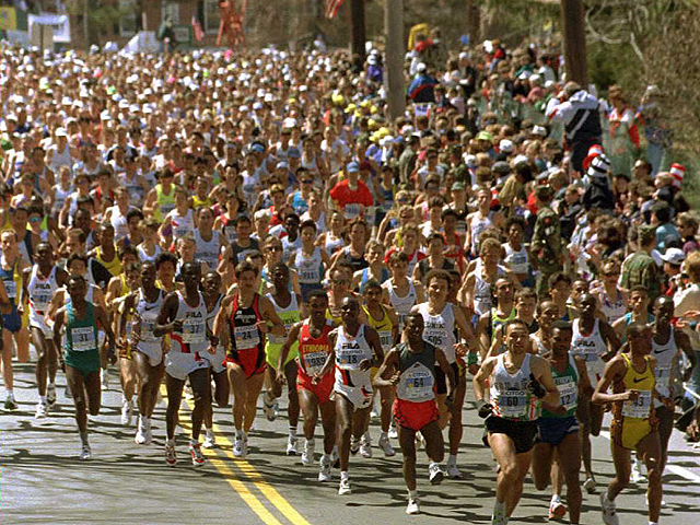 1996 Boston Marathon Field (Photo credit: STUART CAHILL/AFP/Getty Images) 