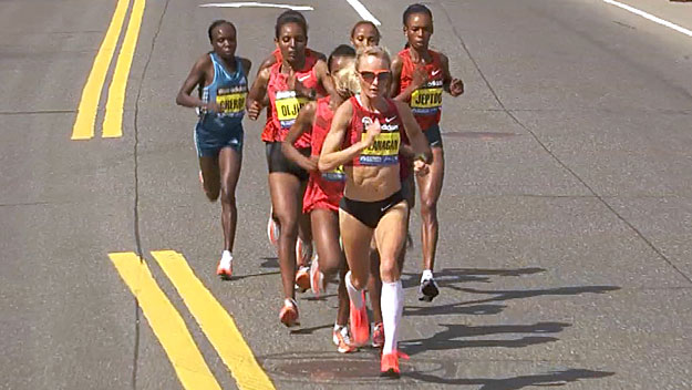 Shalane Flanagan took the early lead in the women's race. (WBZ-TV)