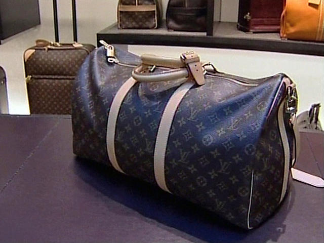 Two Arrested In Theft Of $20,000 Worth Of Handbags – CBS Boston