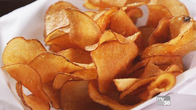 Housemade Salt & Vinegar Potato Chips at Ester (Image: Phantom Gourmet)
