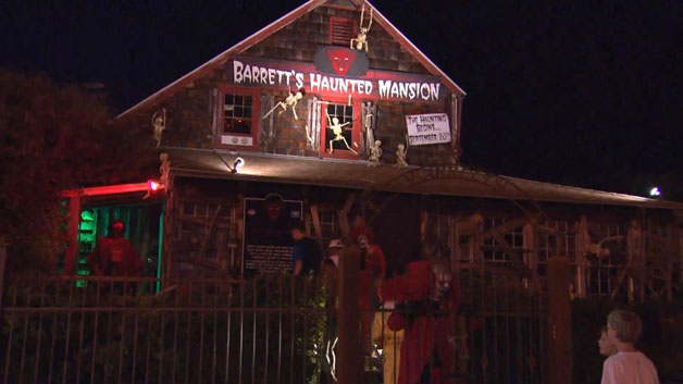 Barrett's Haunted Mansion in Abington (WBZ-TV)