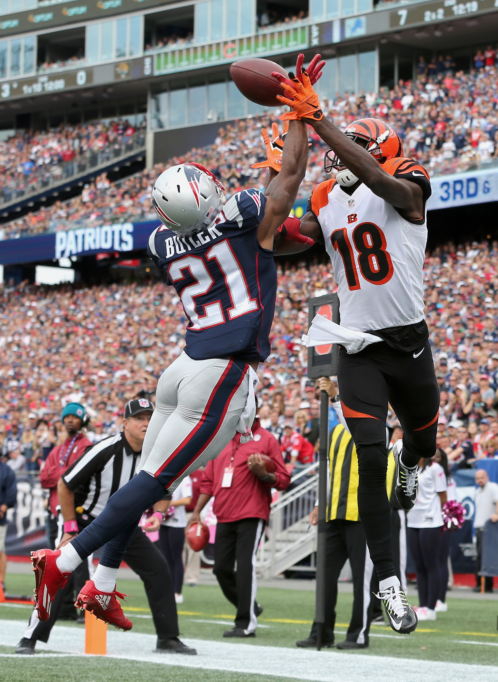 Malcolm Butler blocks a pass to A.J. Green of the Cincinnati Bengals. (Photo by Jim Rogash/Getty Images)