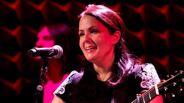 Singer-songwriter Lori McKenna performs at Joe's Pub on December 7, 2013 in New York City. (Photo by Noam Galai/Getty Images)