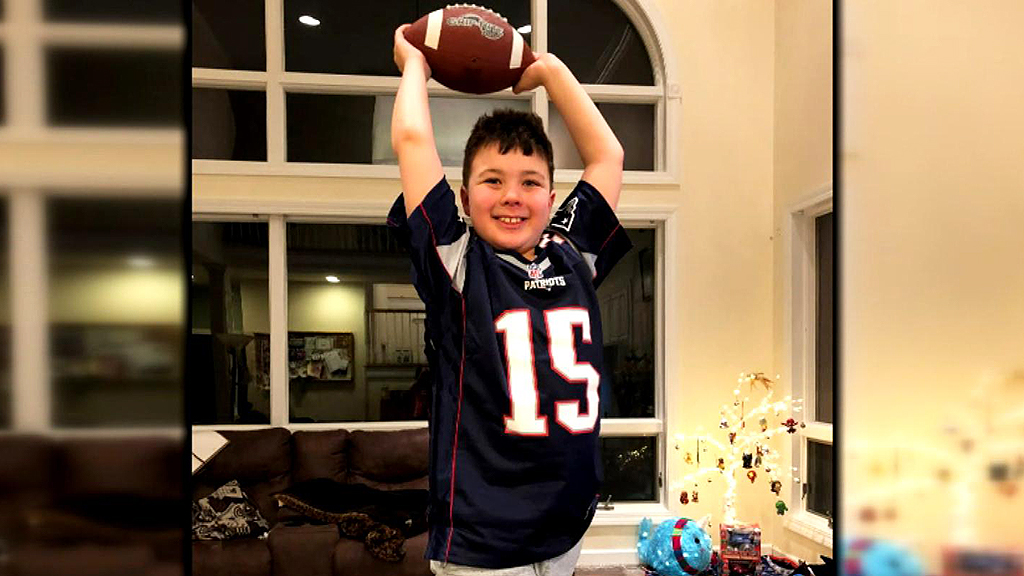 Believe In Yourself': Chris Hogan Sends Message To Boy Bullied At ...
