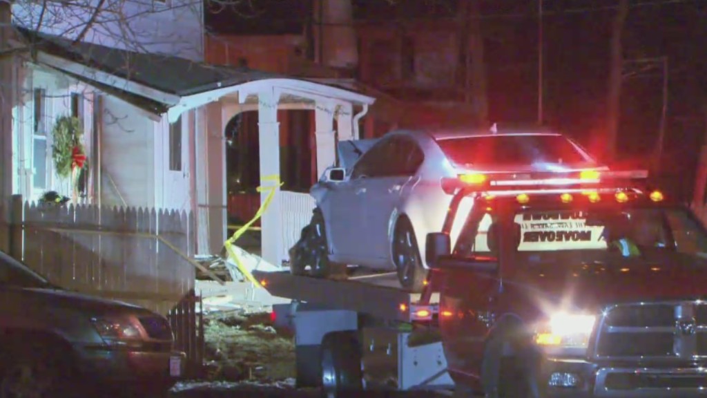 Teenager Crashes Into Randolph House After Alleged Carjacking And Pursuit Cbs Boston