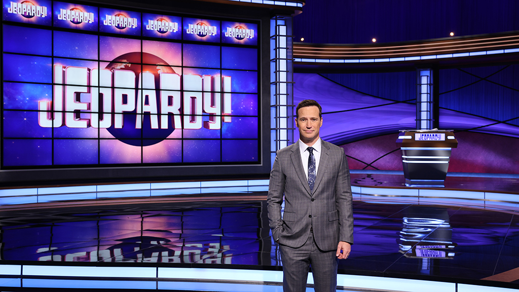 New Jeopardy Guest Host Mike Richards Takes Over Explains Why He S Filling In Cbs Boston
