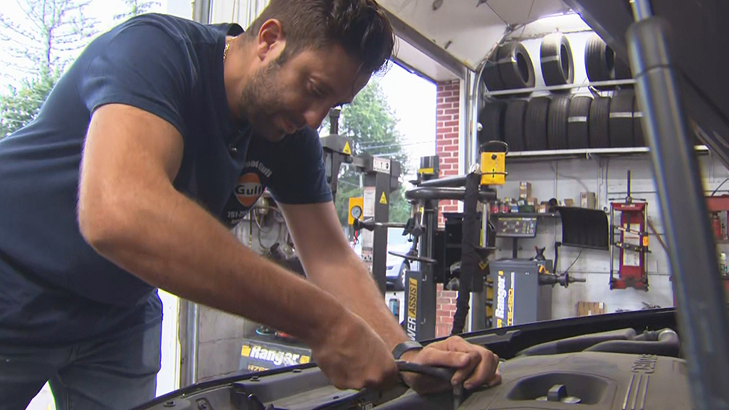 Business Booming At Auto Repair Shops Due To Lack Of New Cars - CBS Boston