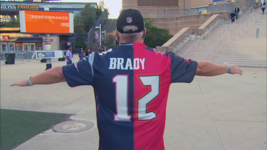 Patriots Fans Face Conflicting Emotions As Tom Brady Returns To Gillette Stadium