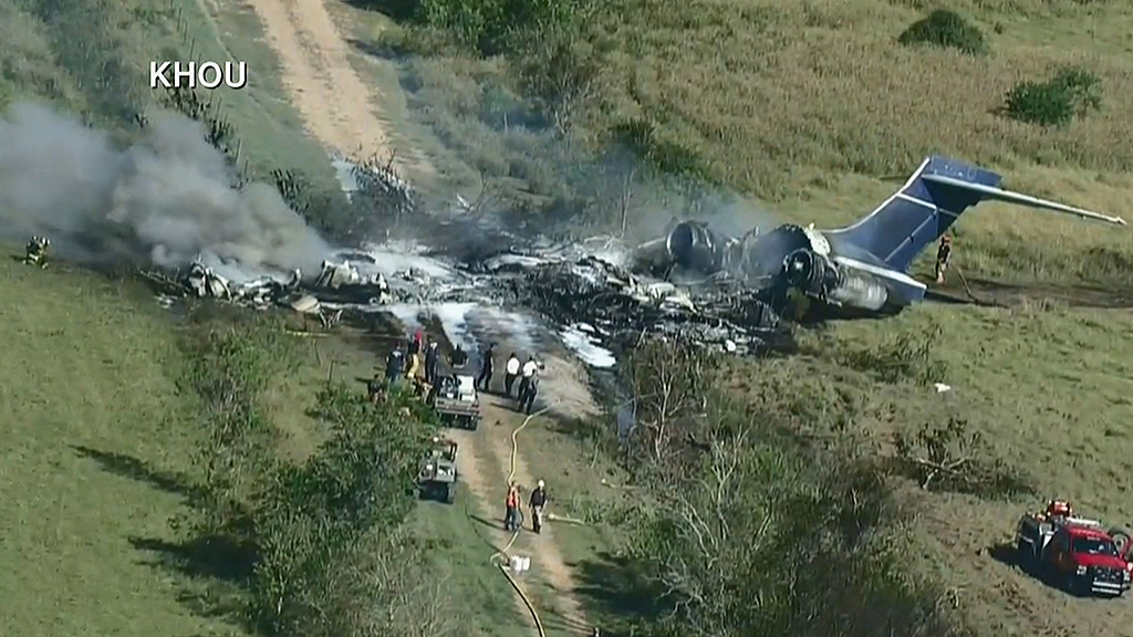 Plane Headed To ALCS Game In Boston Crashes In Texas, No Serious Injuries Reported
