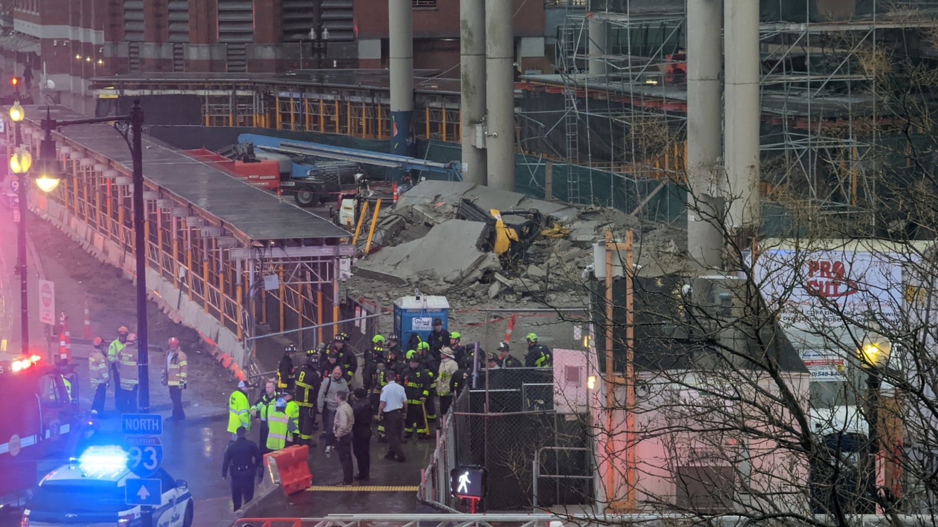 Bauarbeiter stirbt beim Abriss der Garage des Regierungszentrums – CBS Boston